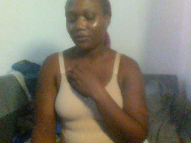 Ebonywaffle live cam on BongaCams