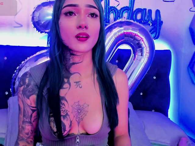 Yuliana-Demon live cam on BongaCams