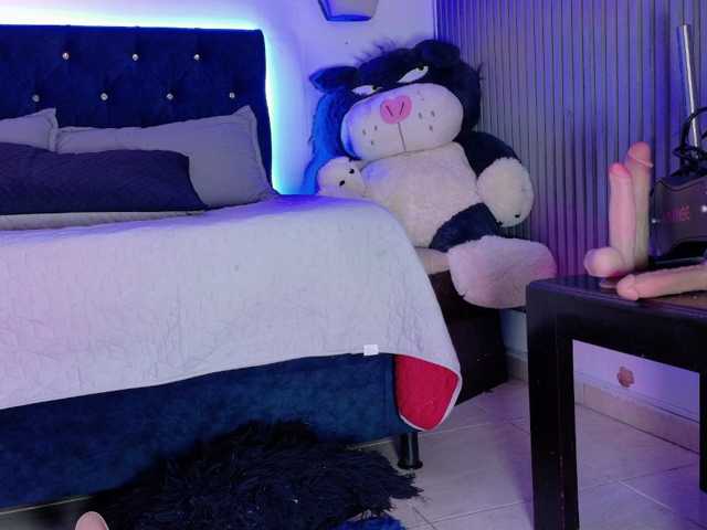 Yuliana-Demon live cam on BongaCams