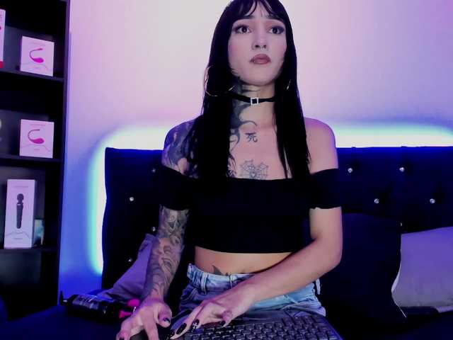 Yuliana-Demon live cam on BongaCams