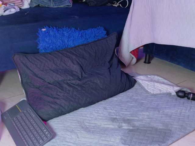 Yuliana-Demon live cam on BongaCams