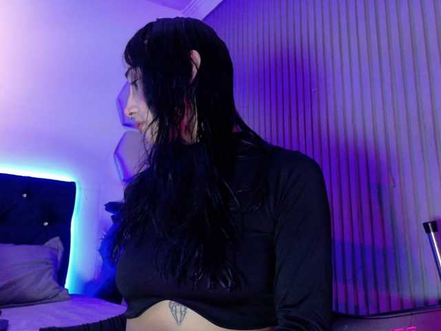 Yuliana-Demon live cam on BongaCams
