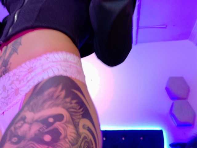 Yuliana-Demon live cam on BongaCams