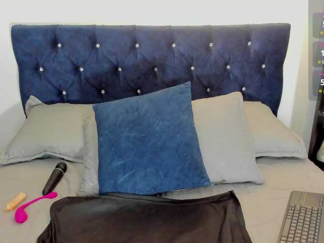 Yuliana-Demon live cam on BongaCams
