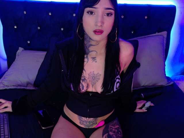 Yuliana-Demon live cam on BongaCams