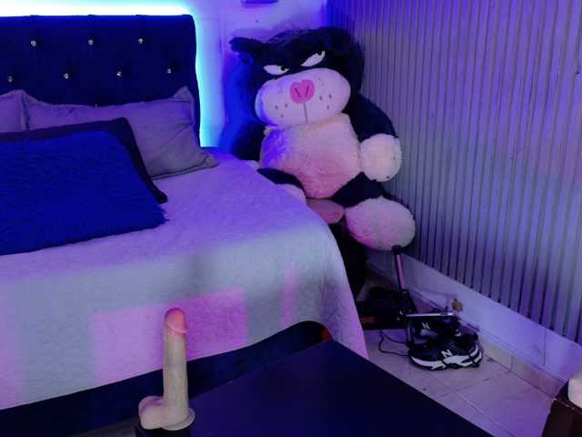Yuliana-Demon live cam on BongaCams
