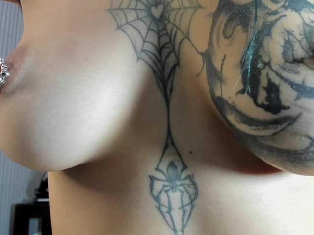 Yuliana-Demon live cam on BongaCams