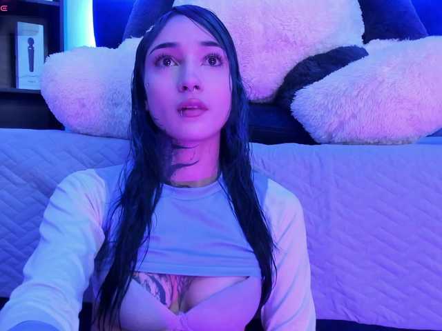 Yuliana-Demon live cam on BongaCams