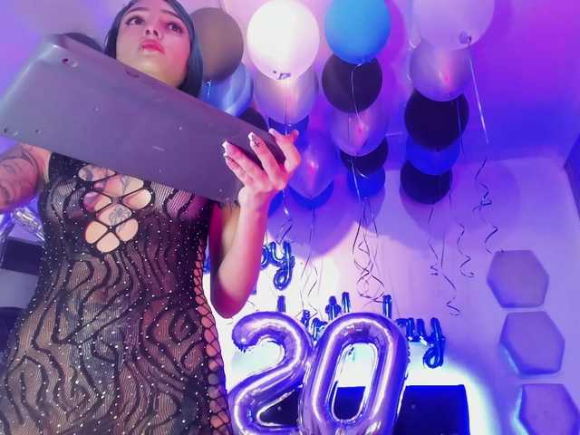 Yuliana-Demon live cam on BongaCams