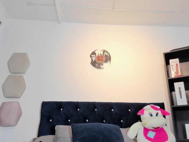 Yuliana-Demon live cam on BongaCams
