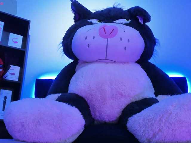 Yuliana-Demon live cam on BongaCams
