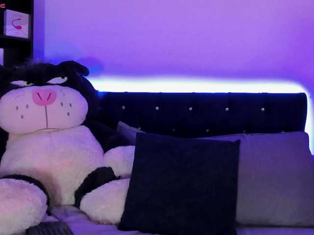 Yuliana-Demon live cam on BongaCams