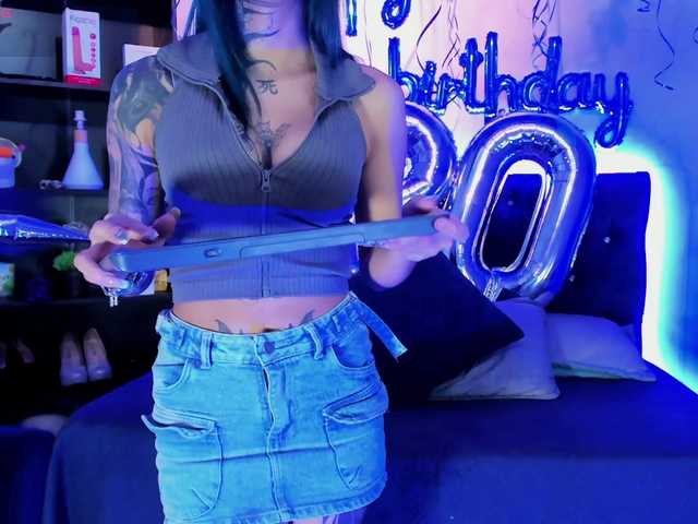 Yuliana-Demon live cam on BongaCams