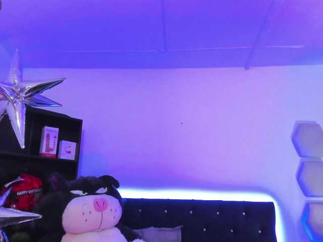 Yuliana-Demon live cam on BongaCams