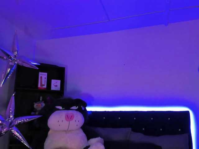 Yuliana-Demon live cam on BongaCams