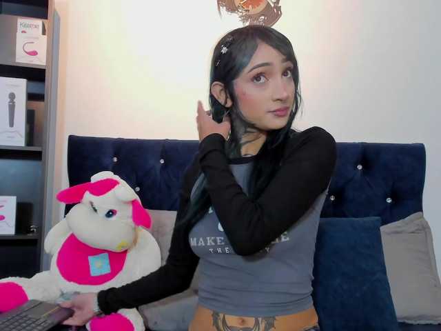Yuliana-Demon live cam on BongaCams