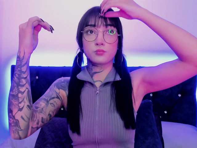 Yuliana-Demon live cam on BongaCams