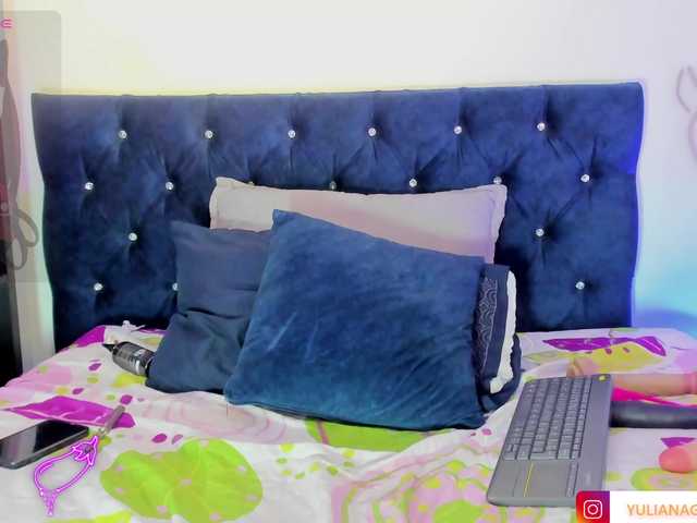 Yuliana-Demon live cam on BongaCams