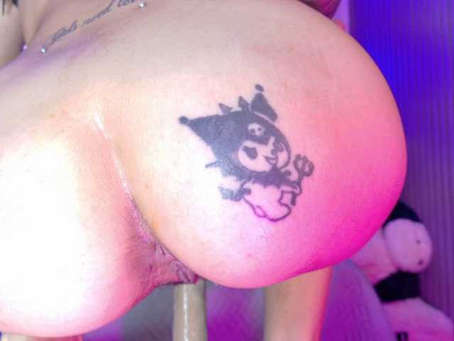 Yuliana-Demon live cam on BongaCams