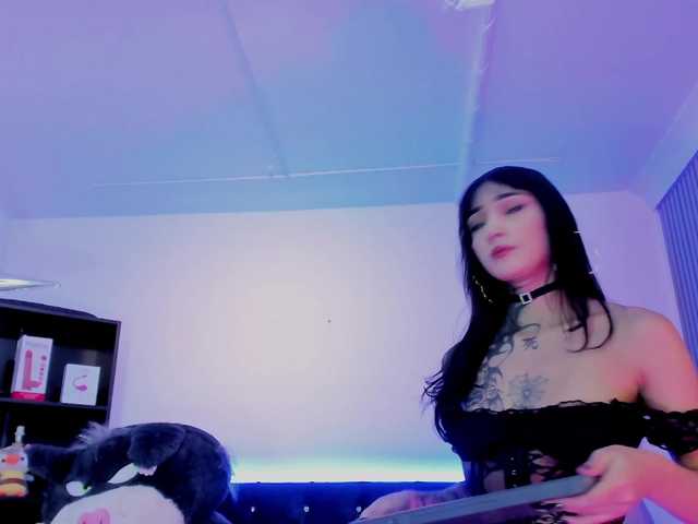 Yuliana-Demon live cam on BongaCams