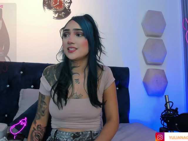 Yuliana-Demon live cam on BongaCams