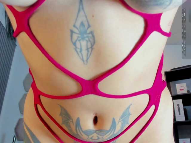 Yuliana-Demon live cam on BongaCams