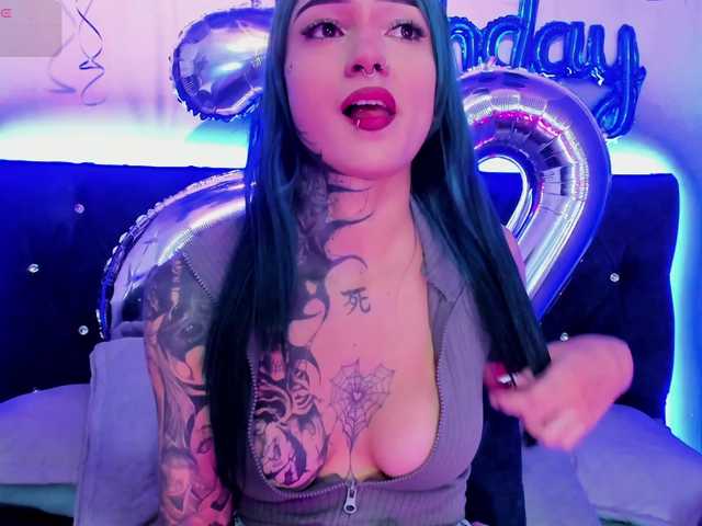Yuliana-Demon live cam on BongaCams