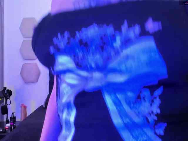 Yuliana-Demon webcam