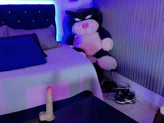 Yuliana-Demon webcam