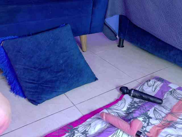 Yuliana-Demon webcam