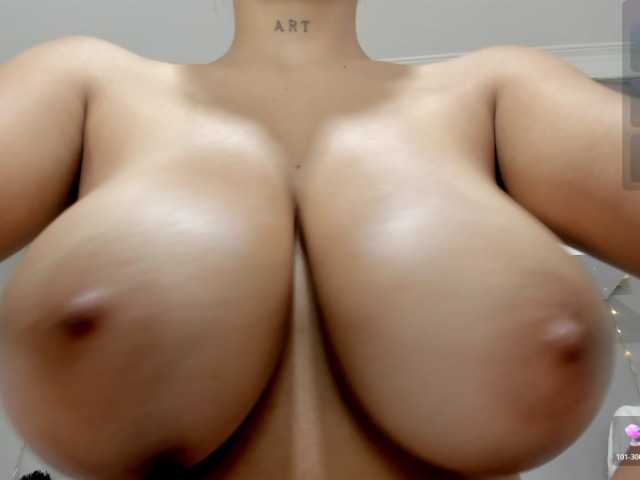 emmylewwis live cam on BongaCams