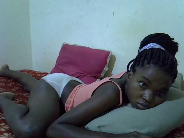 princess-scovia live cam on BongaCams