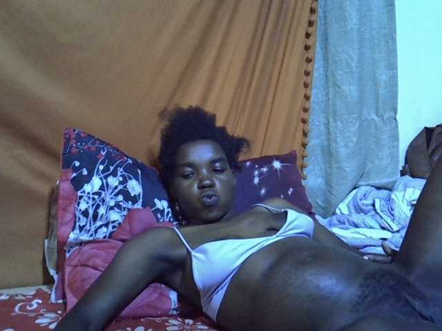 princess-scovia live cam on BongaCams
