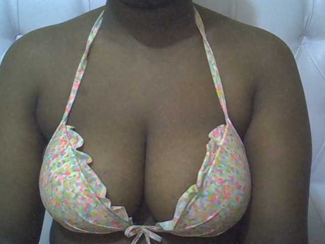 Camilapretty01 live cam on 