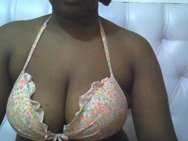 Camilapretty01 live cam on BongaCams