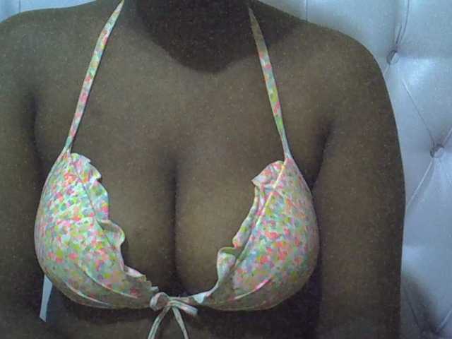 Camilapretty01 live cam on BongaCams