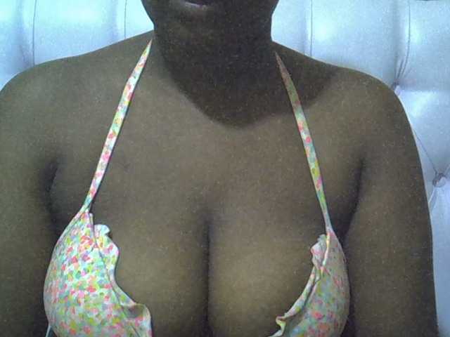 Camilapretty01, 22 y/o - Live Cam on BongaCams