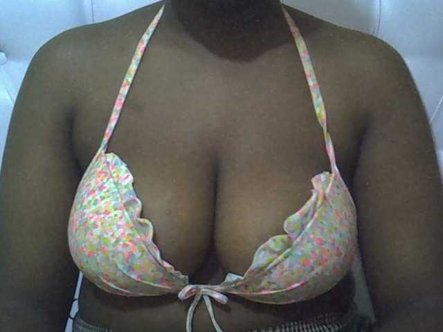 Camilapretty01 live cam on BongaCams