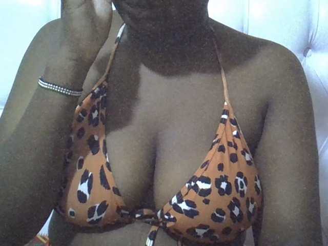 Camilapretty01 live cam on BongaCams