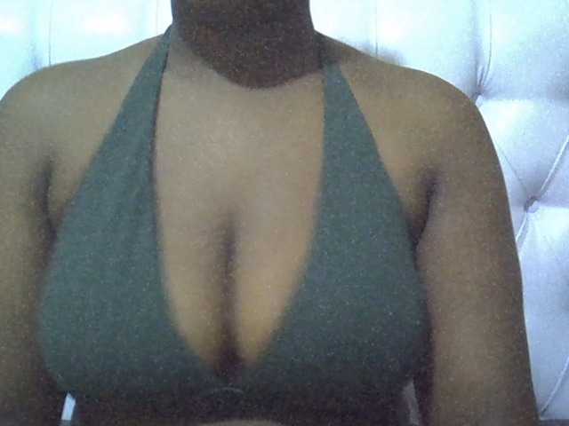 Camilapretty01 live cam on BongaCams