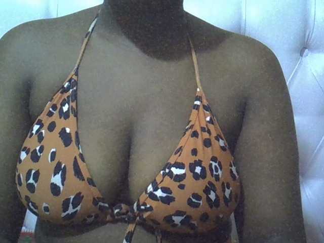 Camilapretty01 live cam on BongaCams