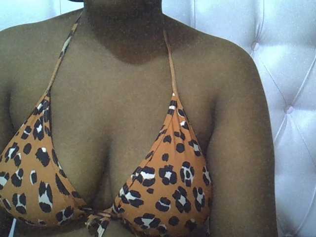 Camilapretty01 live cam on BongaCams