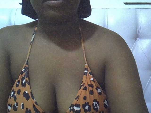 Camilapretty01 live cam on BongaCams