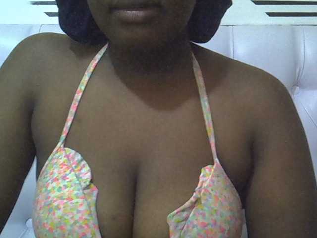 Camilapretty01 live cam on BongaCams