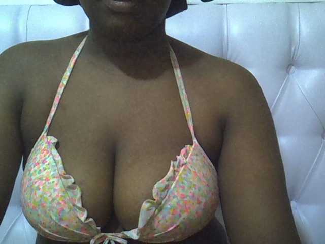 Camilapretty01 live cam on BongaCams