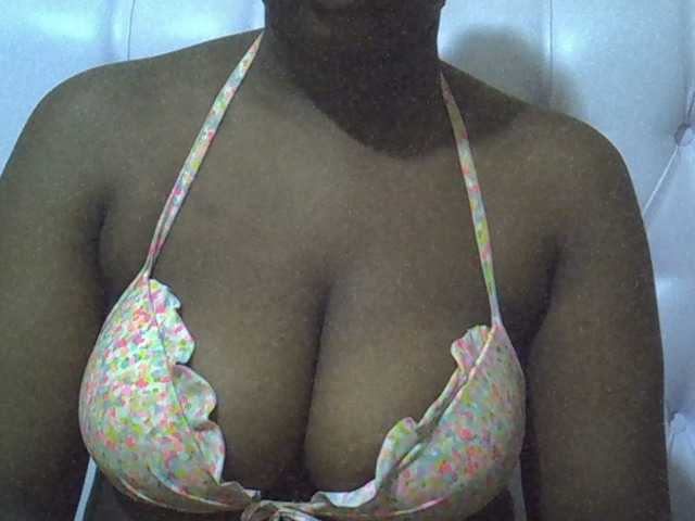 Camilapretty01 Live Cam on BongaCams