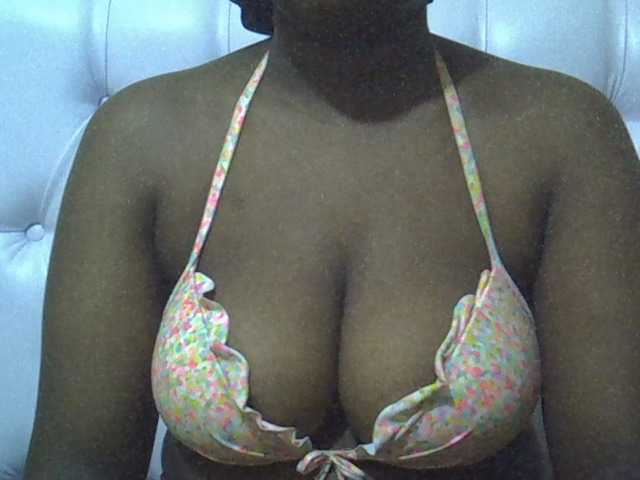 Camilapretty01 live cam on BongaCams