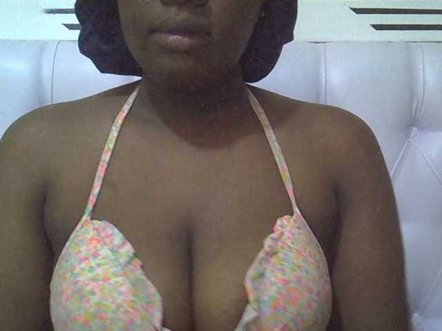 Camilapretty01 live cam on BongaCams