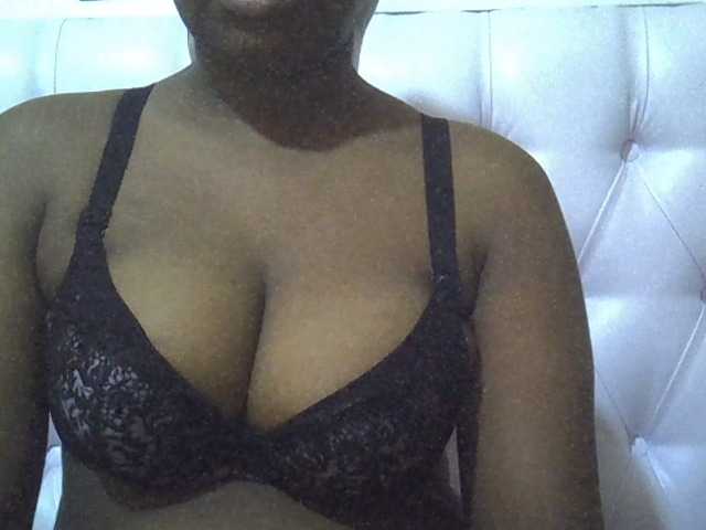 Raisababy live cam preview