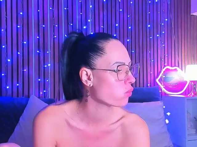 SashaSkyX live webcam show
